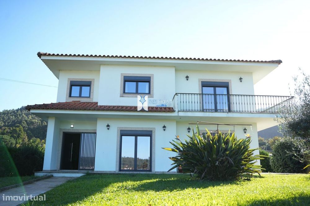 Moradia T4 Com Piscina E Terreno, Sezures, Famalicão