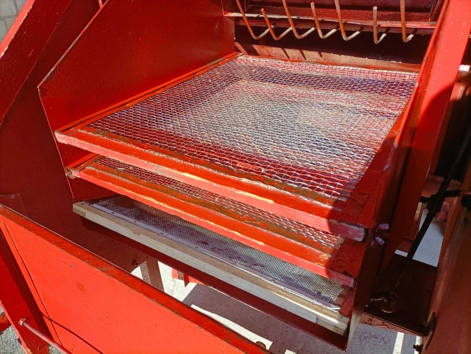 Wialnia fabryczna do czyszczenia zboża M305/2 z silnikiem młynek sita