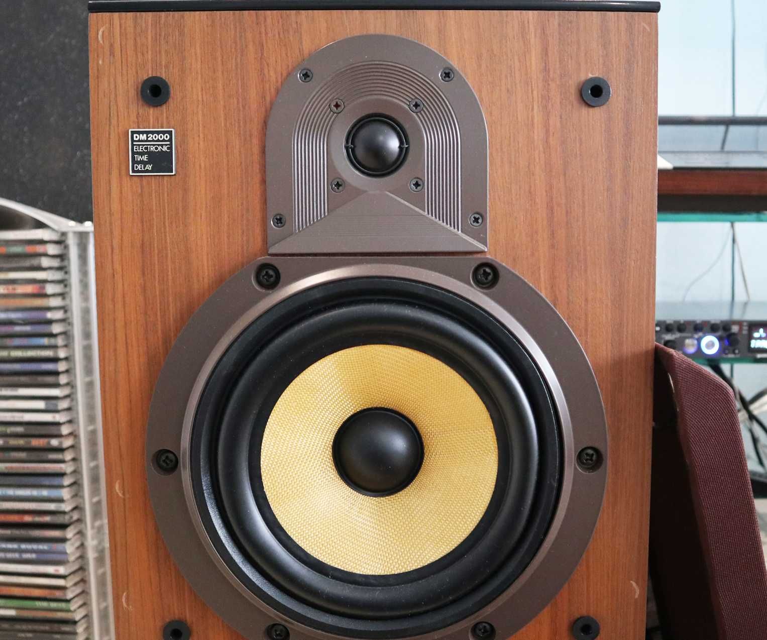 Напольные колонки Bowers and Wilkins DM2000 палисандра 52 кг