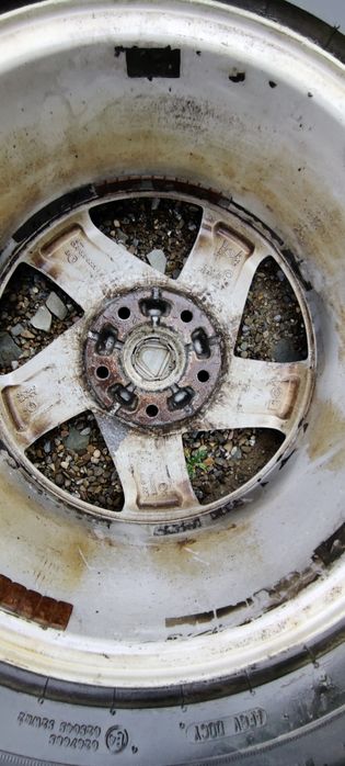 Komplet kół Aluminiowych 16" 5x114,3 215/65/16 Dacia Duster Renault