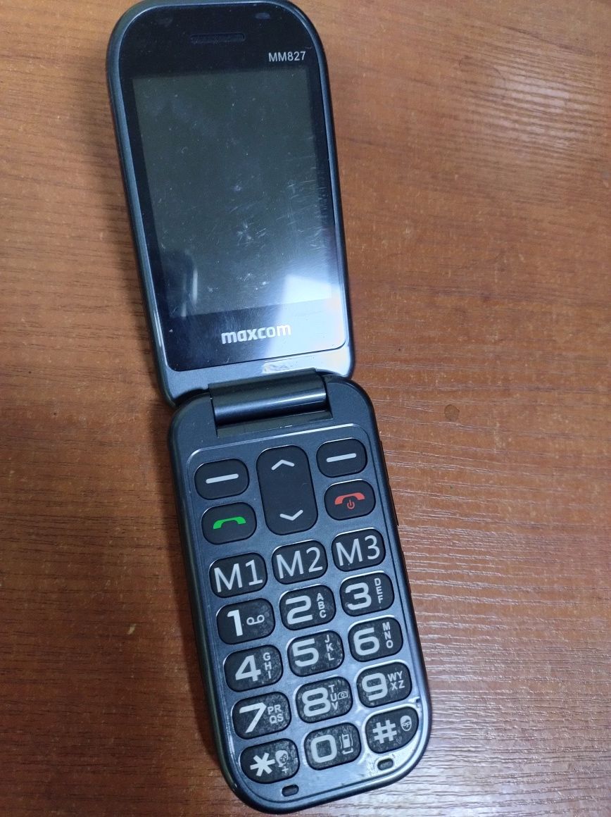 (506/24)telefon Maxcom MM 827