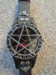 Zegarek etNox z pentagramm-em