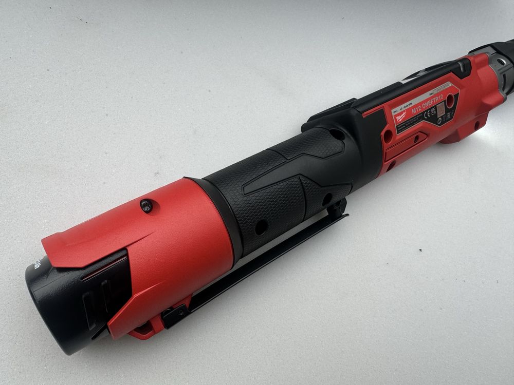 MILWAUKEE M12 ONEFTR12-201C - Cyfrowy klucz dynamometryczny
