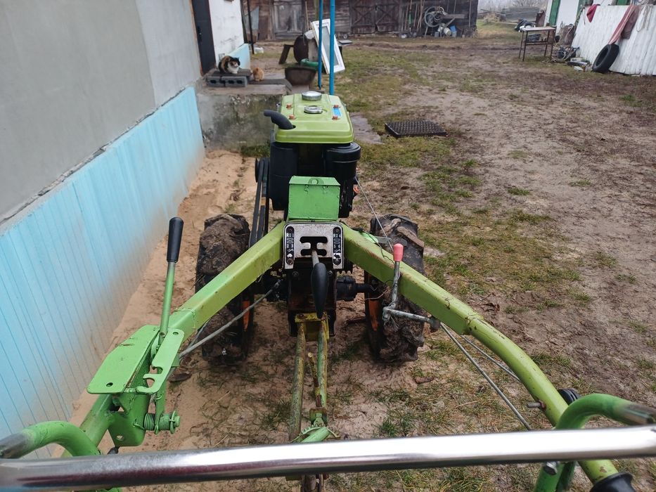 Мотоблок Зубр 10 з навсним в комплекті