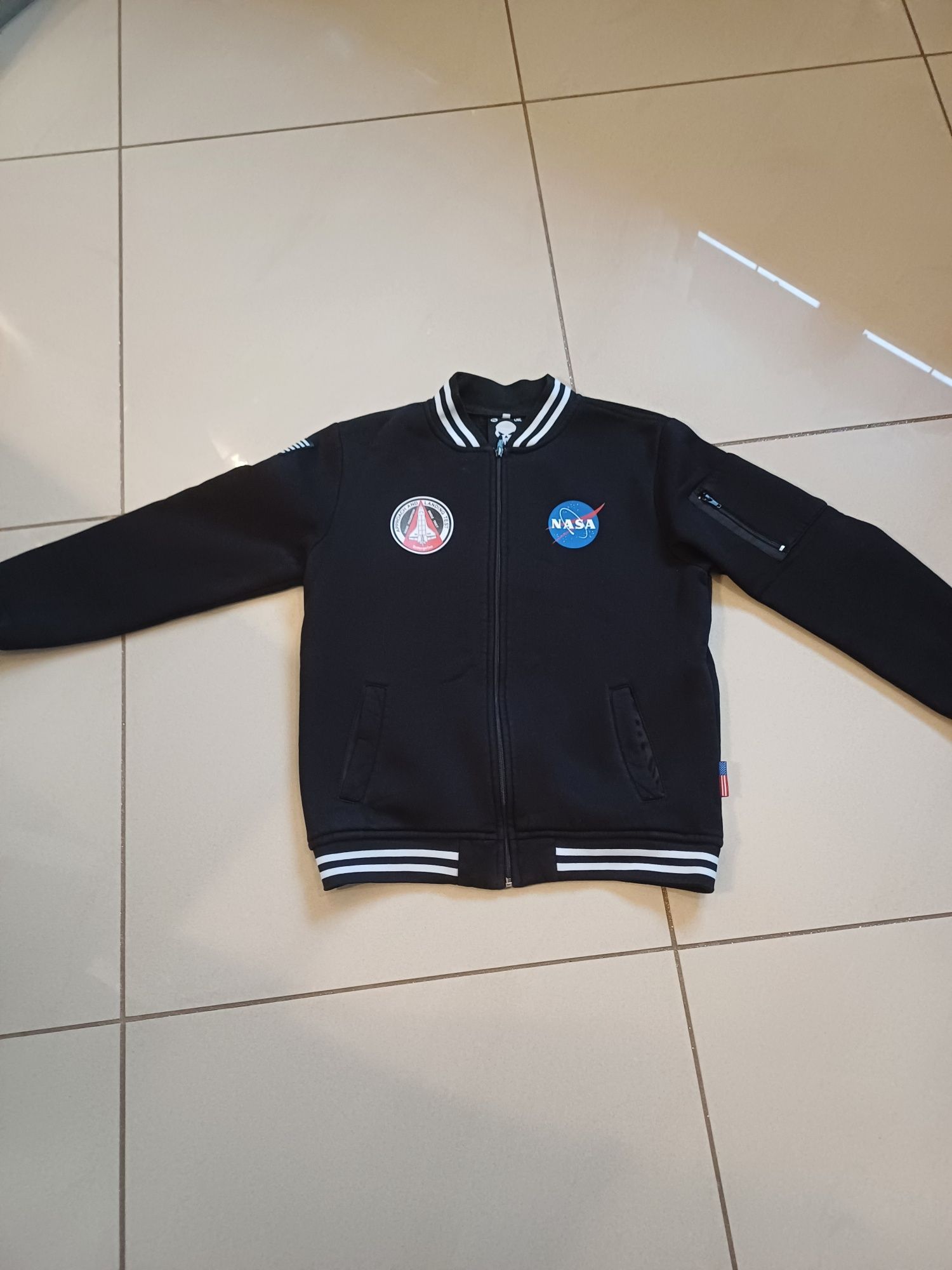 Bluza NASA stan idealny 164 czarna chłopięca