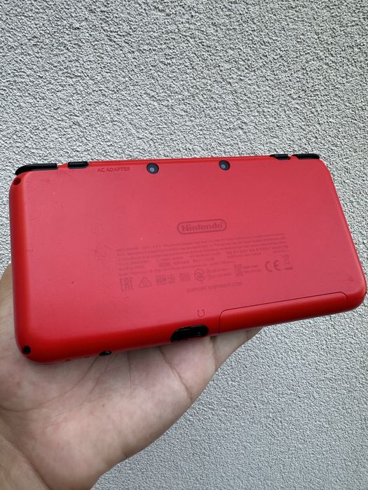 2DS XL Edição Pokebola (Desbloqueada, 128gb, 300+ jogos)