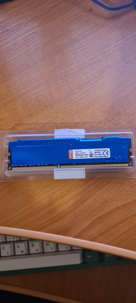 DDR3 HyperX Fyri 1 на 8 gb