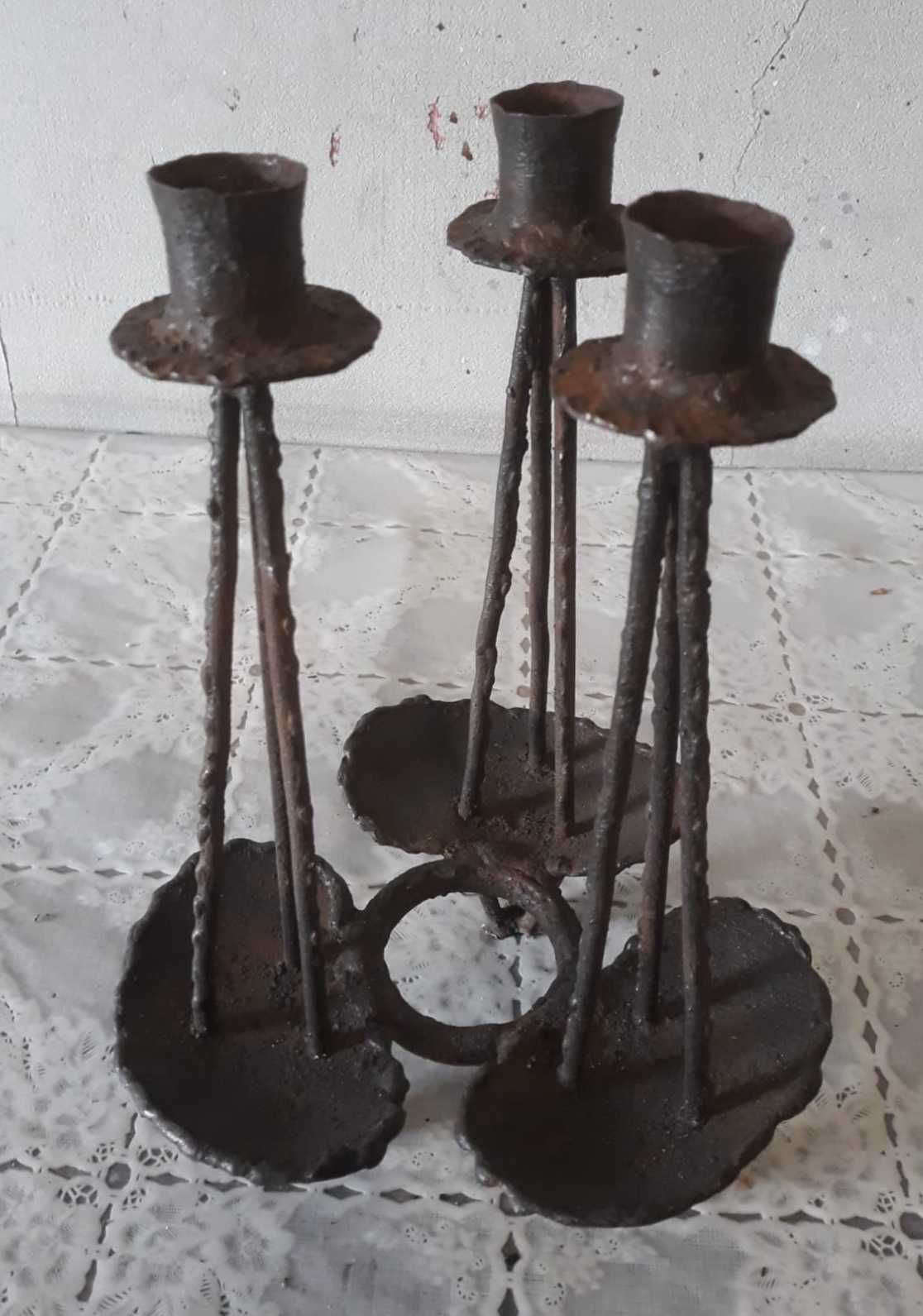 Świecznik metalowy (kowalstwo artystyczne)