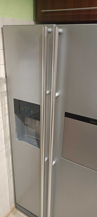 Lodówka Side by side Samsung z kostkarką lodu