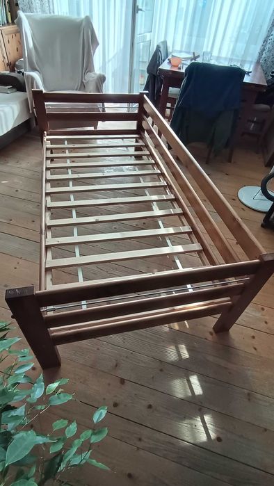 Łóżko drewniane do materaca 90x200cm