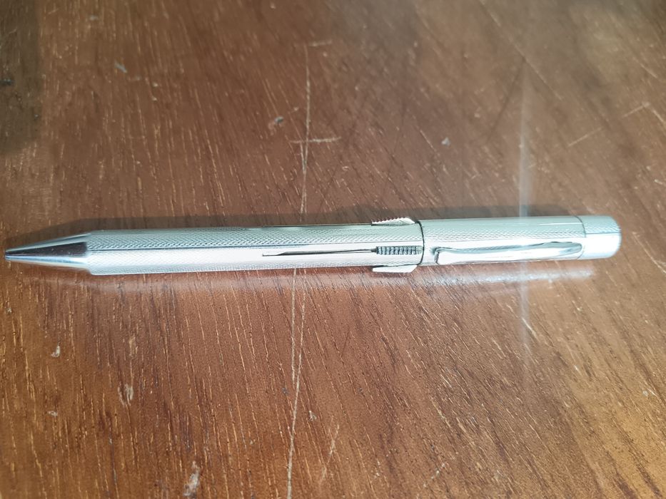 Lapiseira Antiga Norma de 4 cores