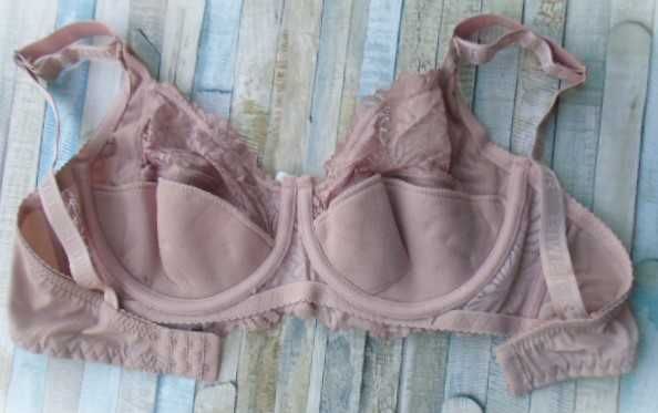 Biweier  /  biustonosz 115D  miękki  pudrowy  z koronką  na fiszbinach