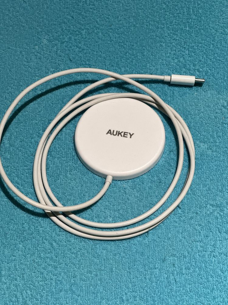 Ładowarka indukcyjna do iPhona Aukey LC-A1