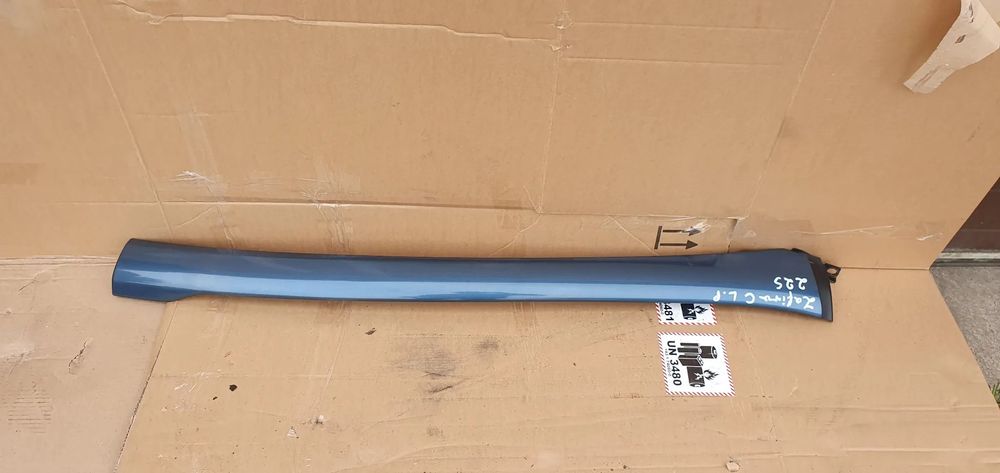 Listwa szyby czołowej lewy przód Opel Zafira C 22S 13407801 20808479