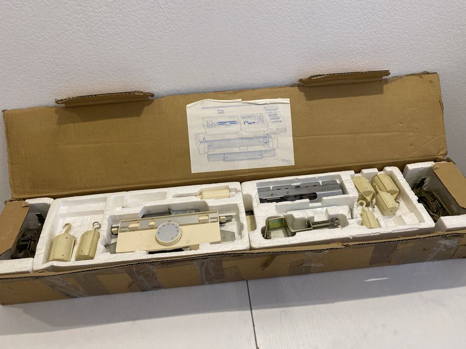 Brother kr 830, друга фонтура (передня, додаткова, вязальна машина)