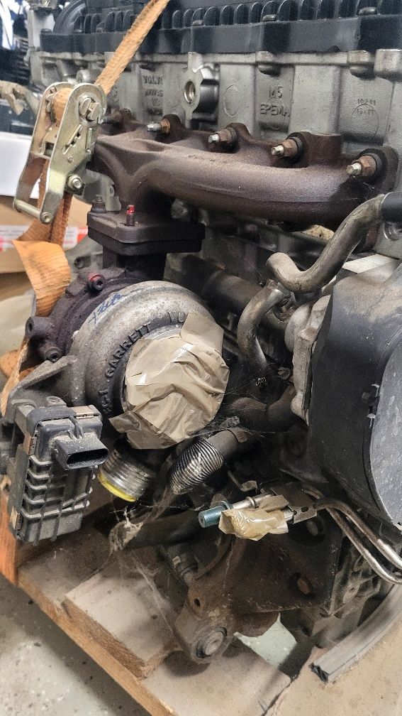 Silnik Volvo 2.4D  D5244T części
