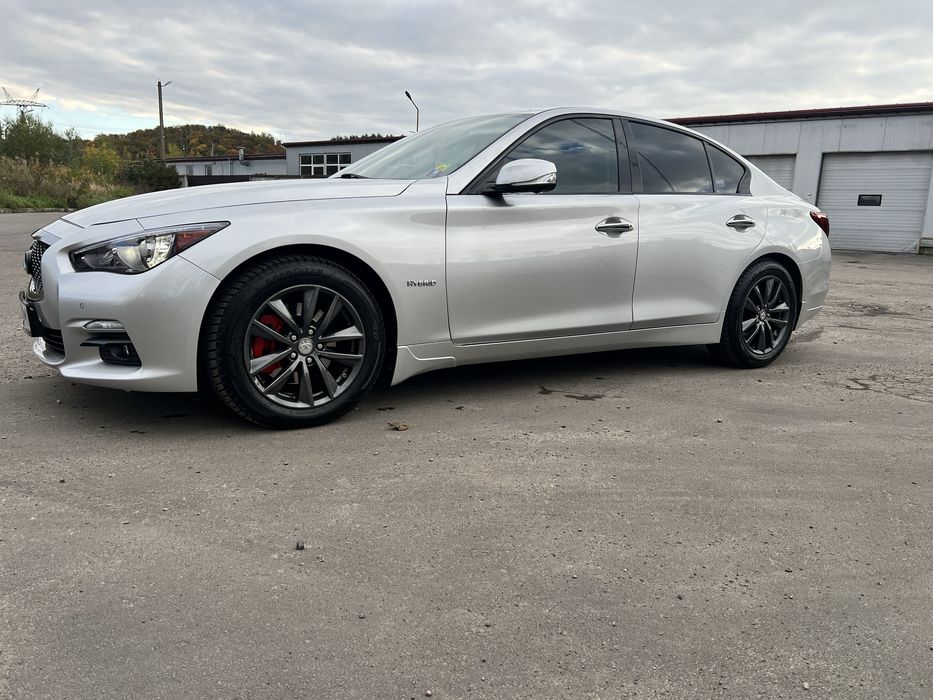 Infiniti Q50 3.5hydrid кращий седан в класі на найкращому двигуні