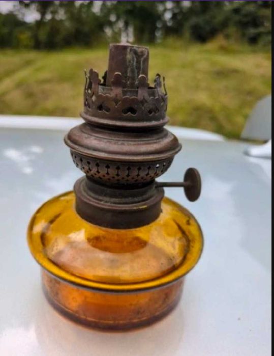 Stara lampa lampa naftowa bez klosza