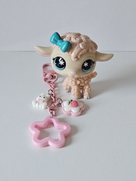 Owieczka z niebieską kokardką  + gratis