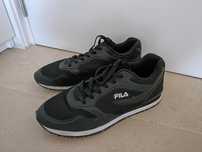 Vendo tênis pretos Fila NR 44