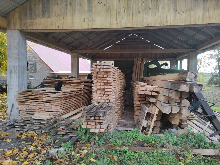 Deski,krokwie,łaty