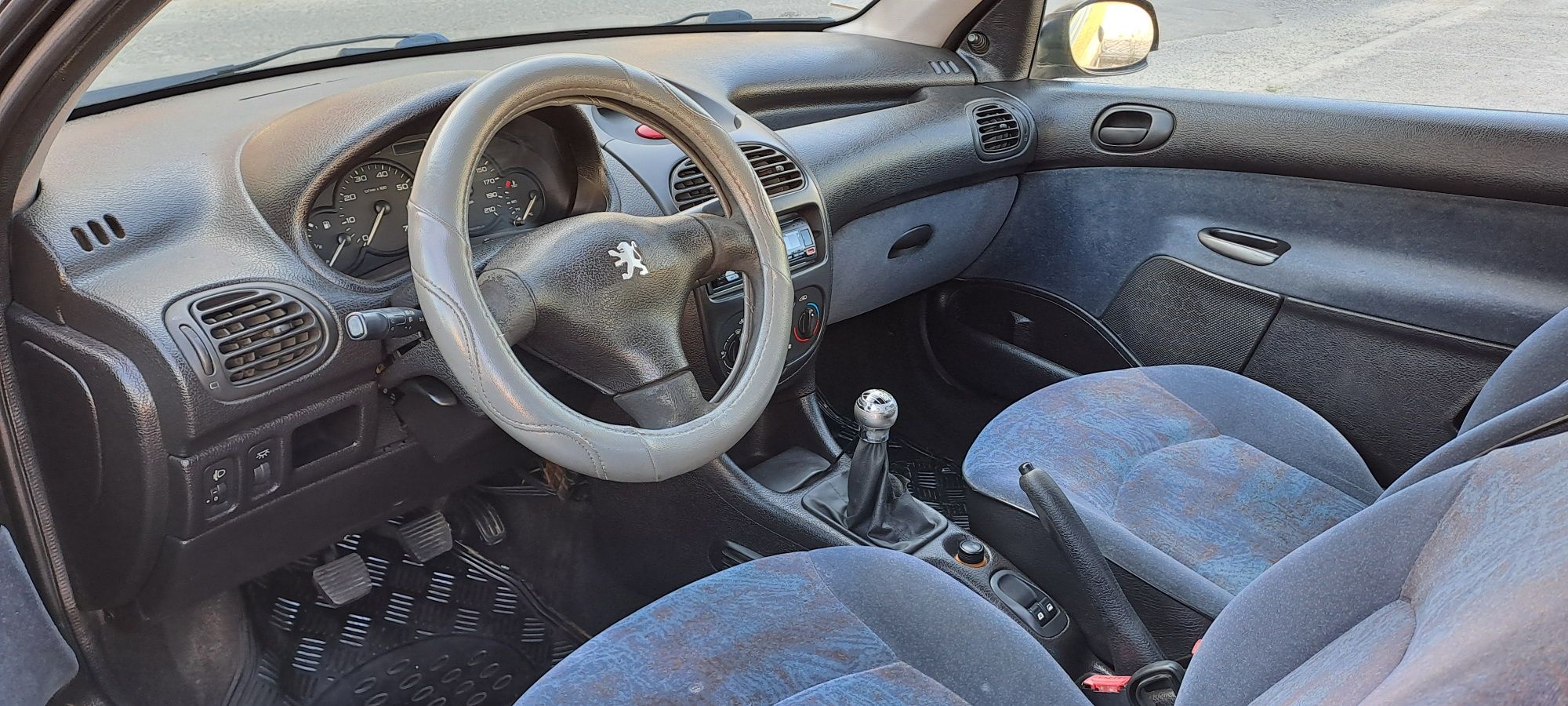 Peugeot 206 189,000 kms 2000