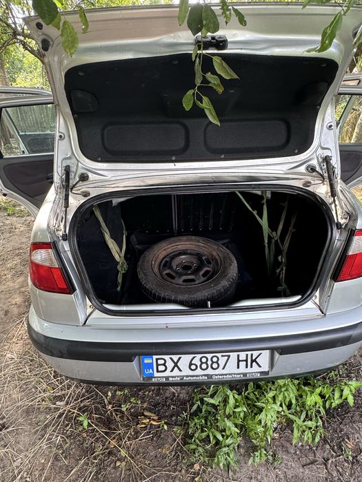 Продам машину Seat cordoba 2001