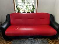 Czerwono-czarna rozkładana sofa kanapa z ekoskóry