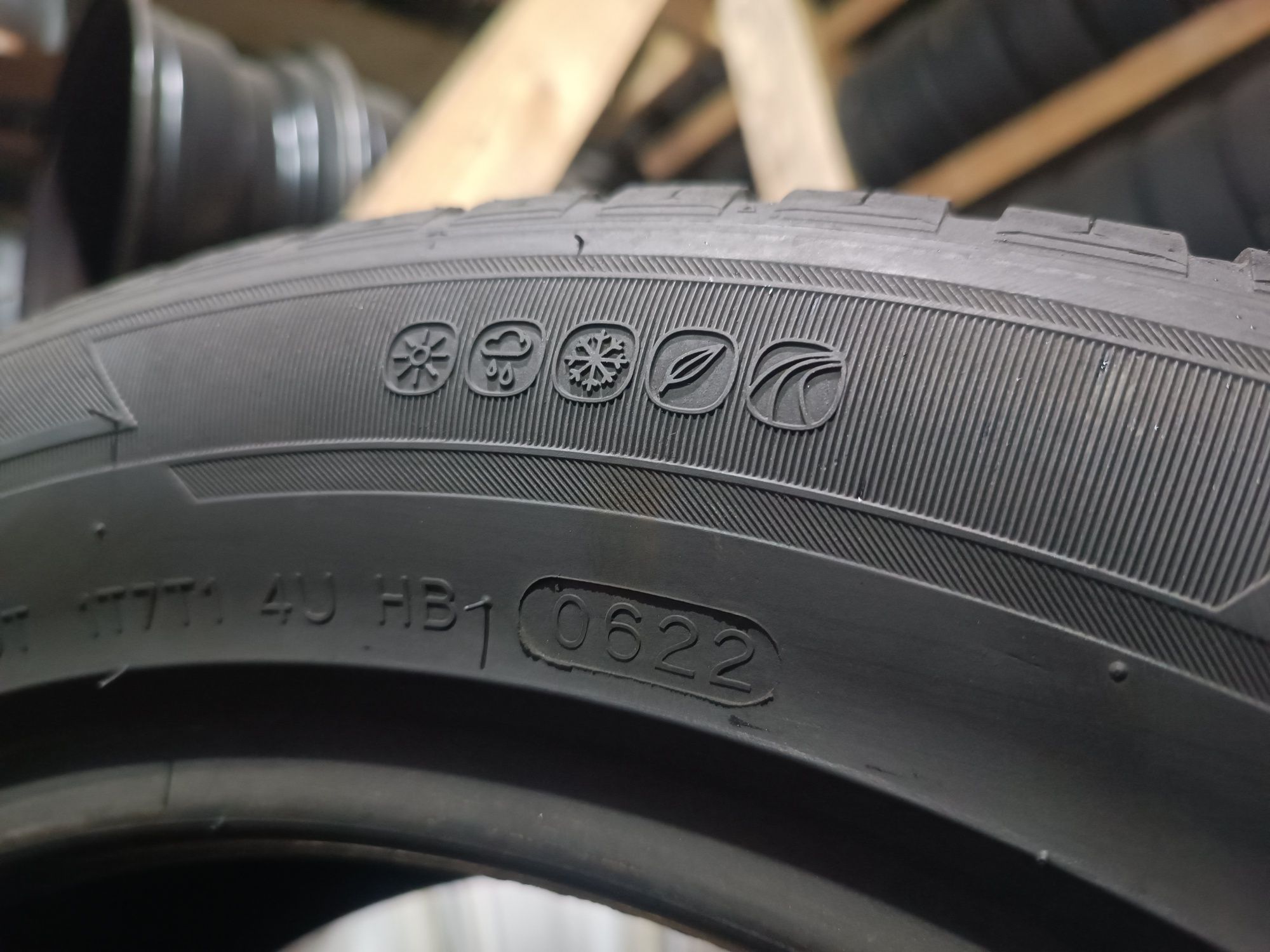 Всесезонні шини HANKOOK 215/55 R17 резина Р17