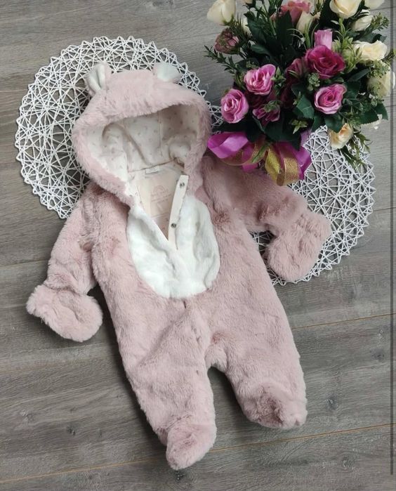 Продам дуже ніжний демі комбінезон на дівчинку 0-3м