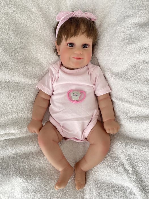 Реалістична кукла реборн дівчинка