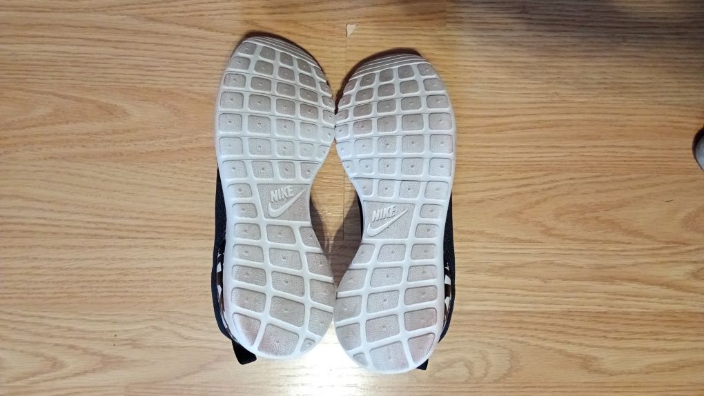 Nike roshe one fb run r. 38,5