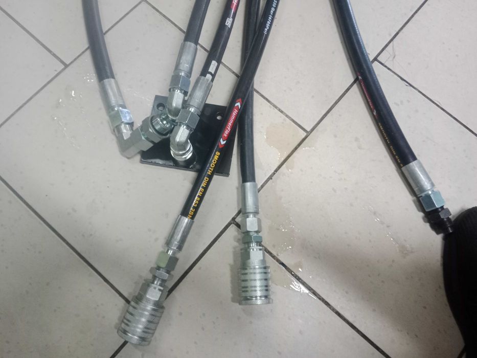 Rozdzielacz hydrauliczny C330 itp