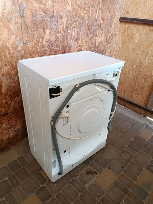 Двигун до пральної машини Ariston AVSL 100 . Разборка