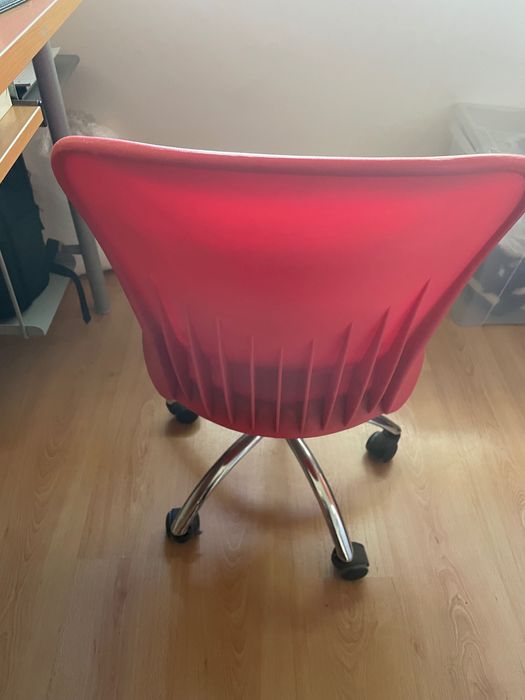 Cadeira de escritório vermelha