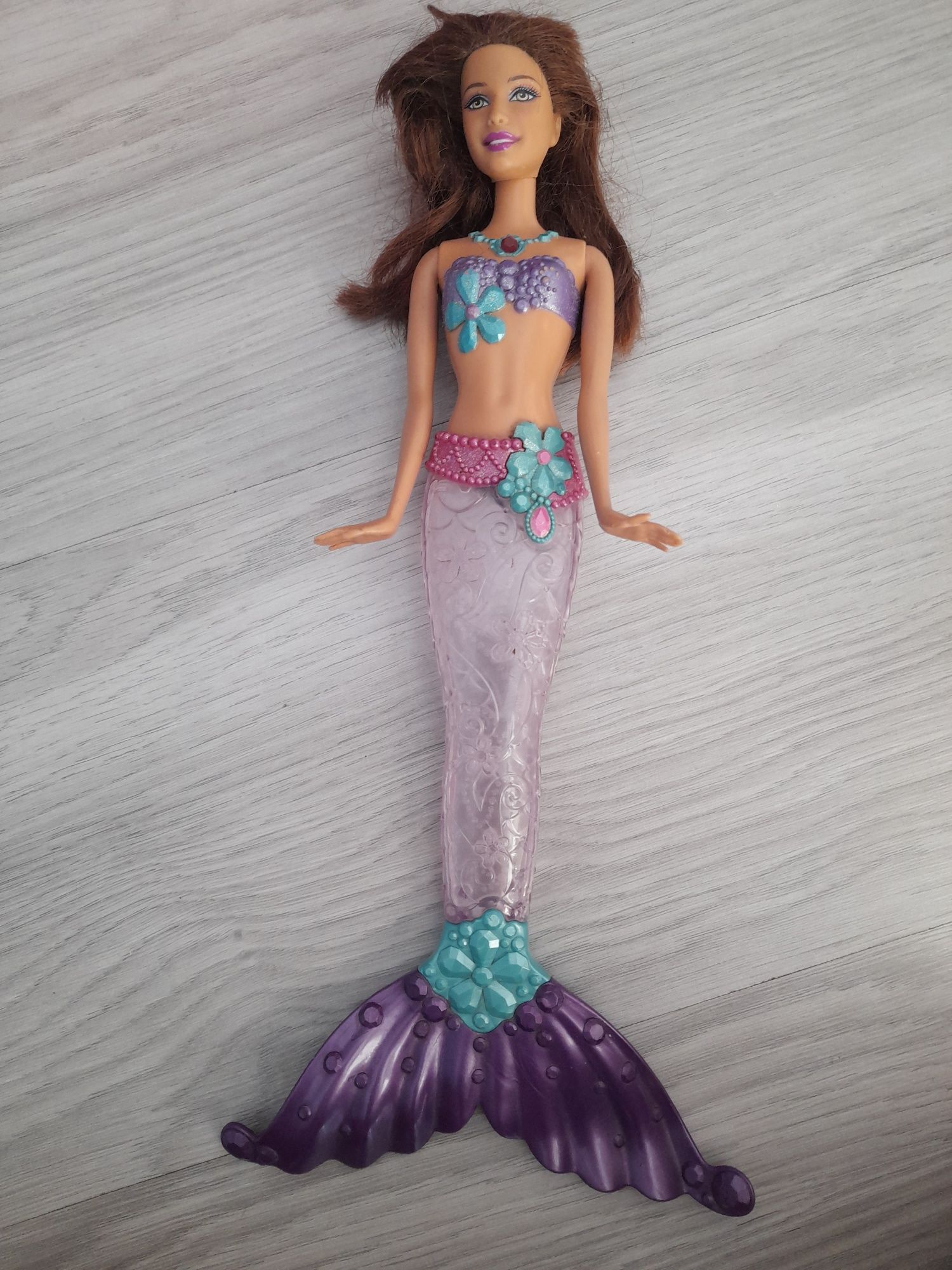 Barbie syrenka świeci