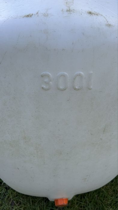 zbiorniki fermentacyjne/ pojemniki na wode 300 i 150l