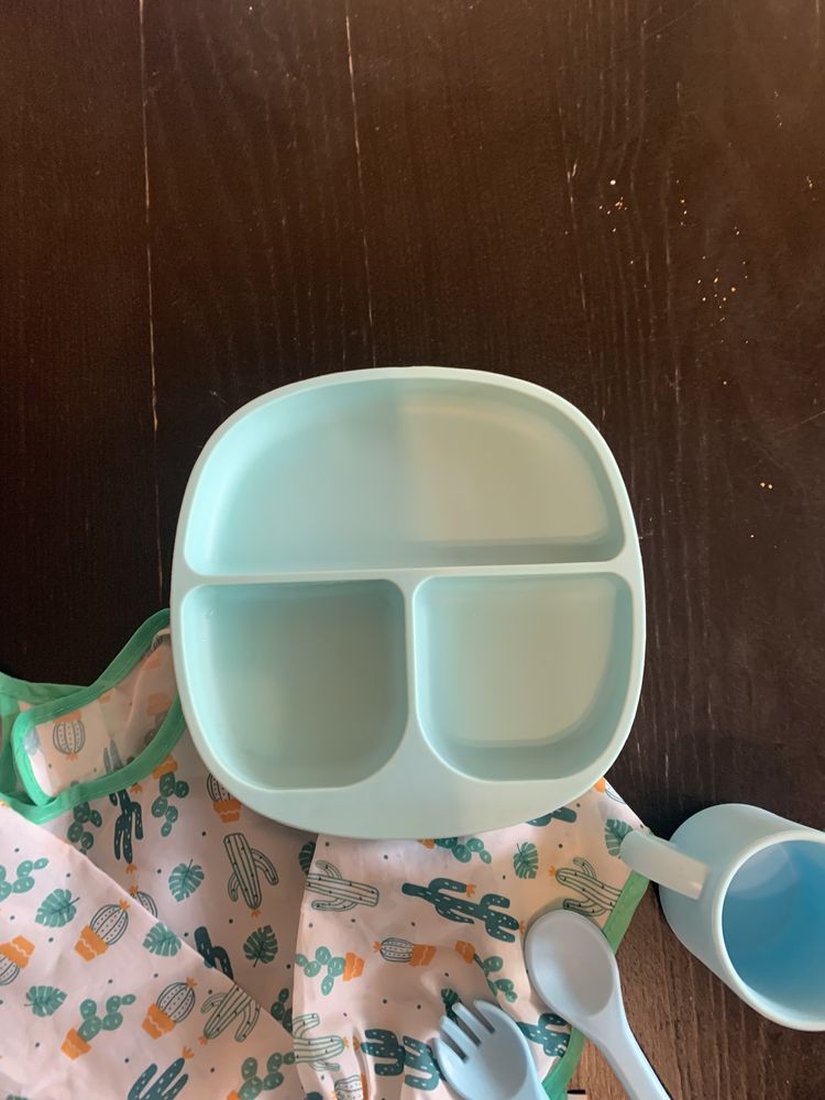 Силіконовий дитячий посуд + слинявчик