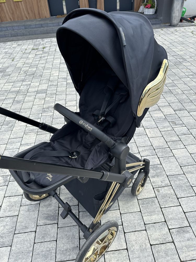 Spacerówka Cybex Priam 4.0 Jeremy Scott czarna ze skrzydłami