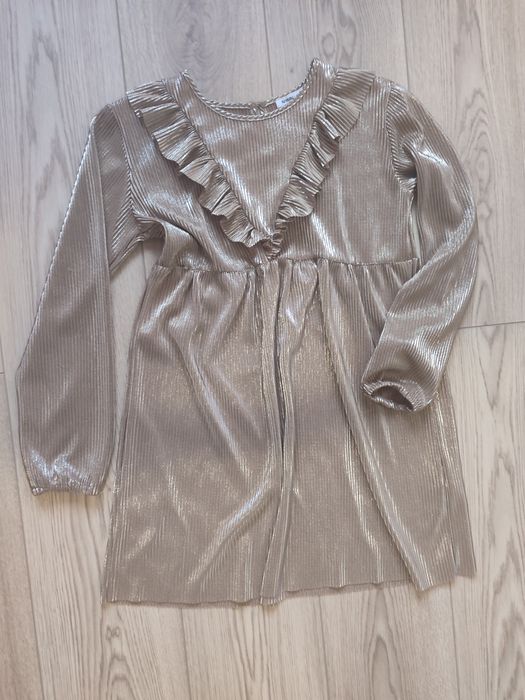 Sukienka SINSAY złota z falbanką 140 oversize Święta Sylwester