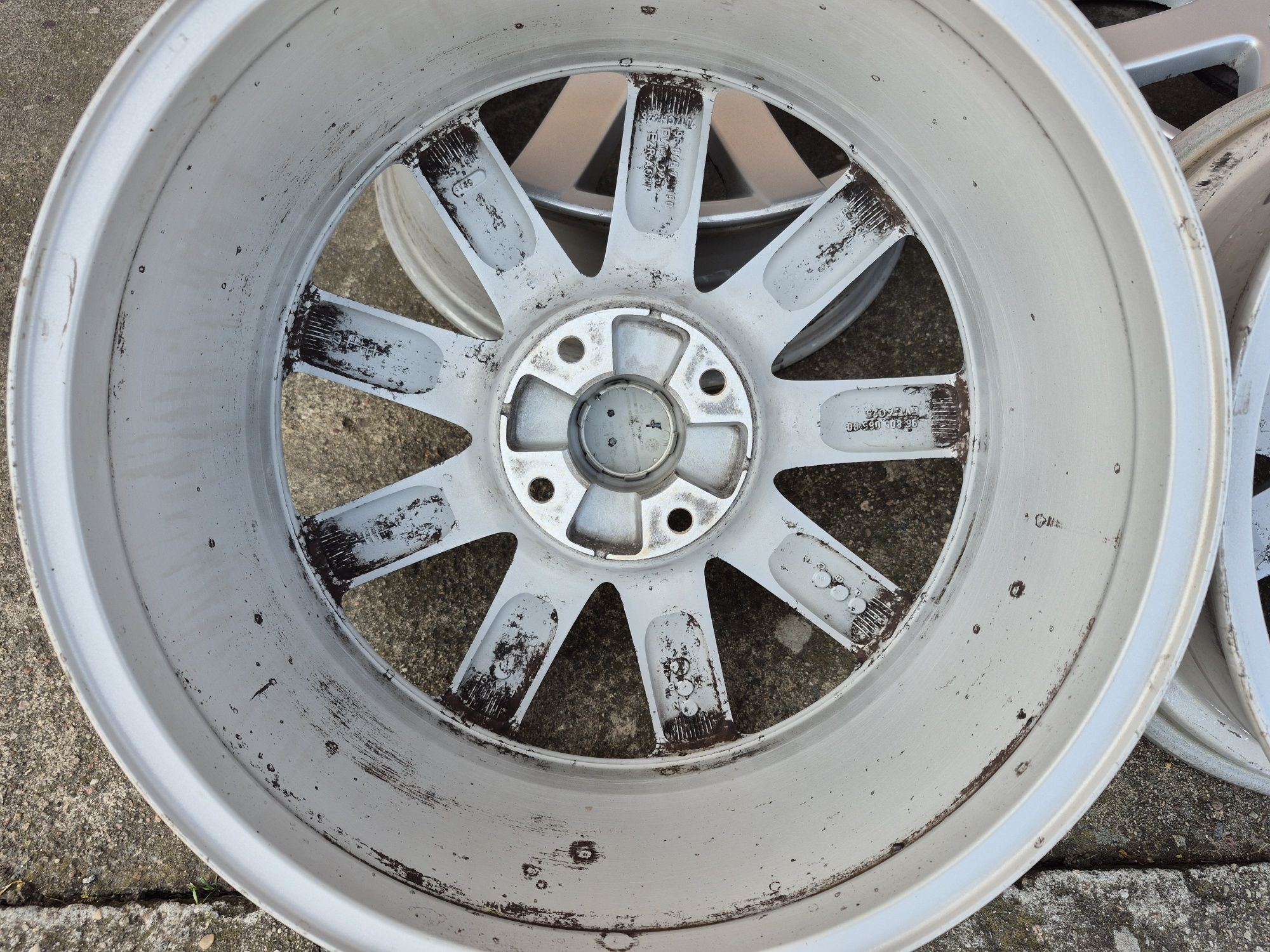 Felgi Alu Oryg PEUGEOT 208  DS3 2008 Citroen C4 4x108 17 Cali 7J ET 26