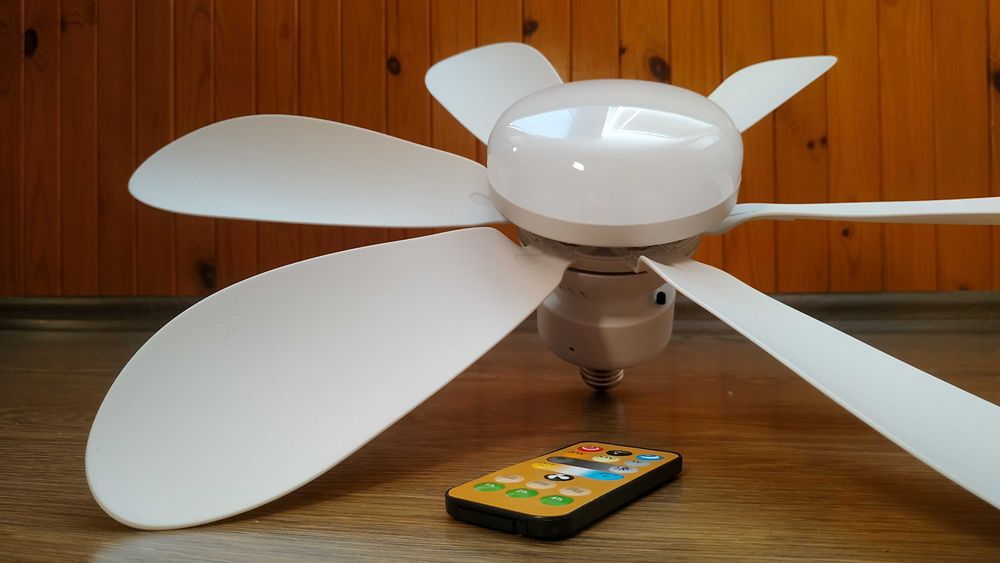Потолочный вентилятор с лампой 40W/52см и дистанционным управлением