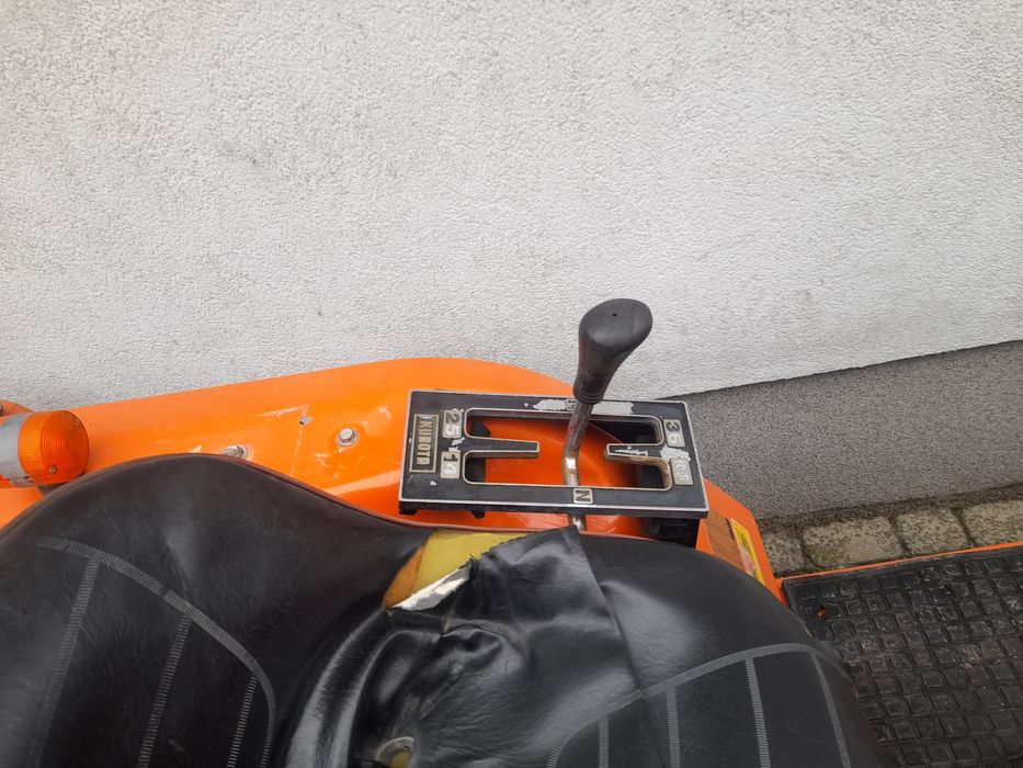 Traktorek glebogryzarką ładowacz iseki john deere
