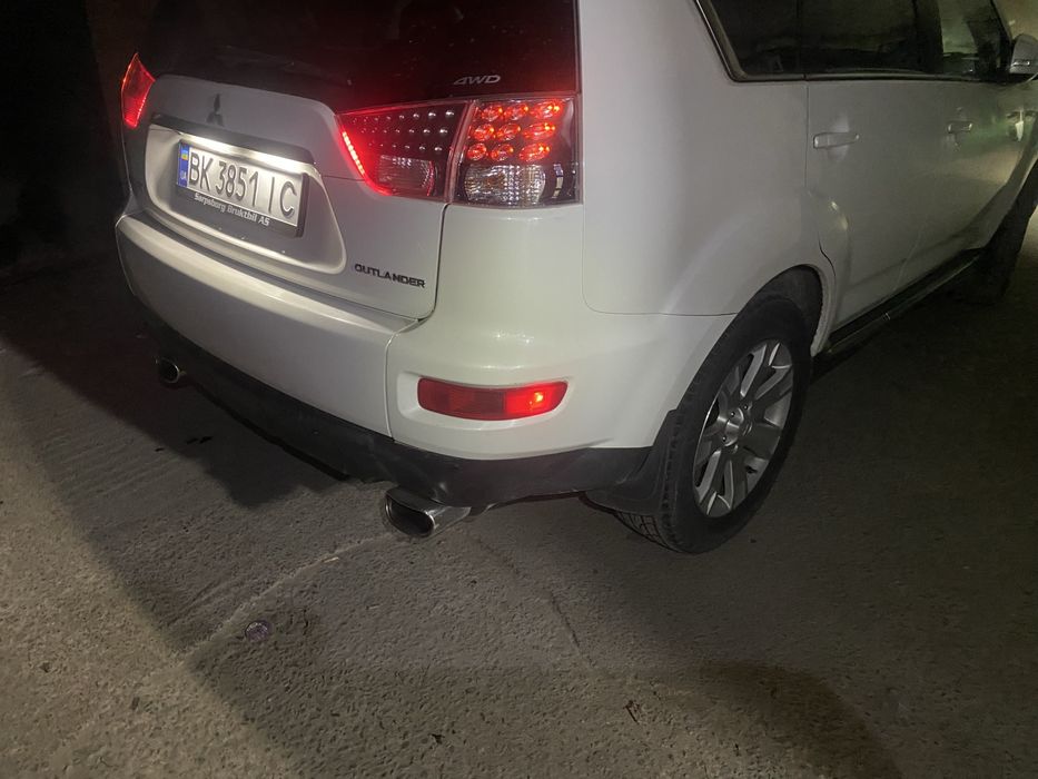 OUTIANDER XL 2010 2.2 автомат