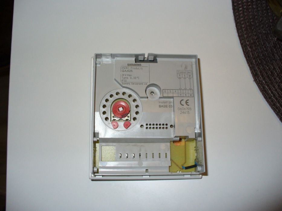 Termostat siemens QAA25