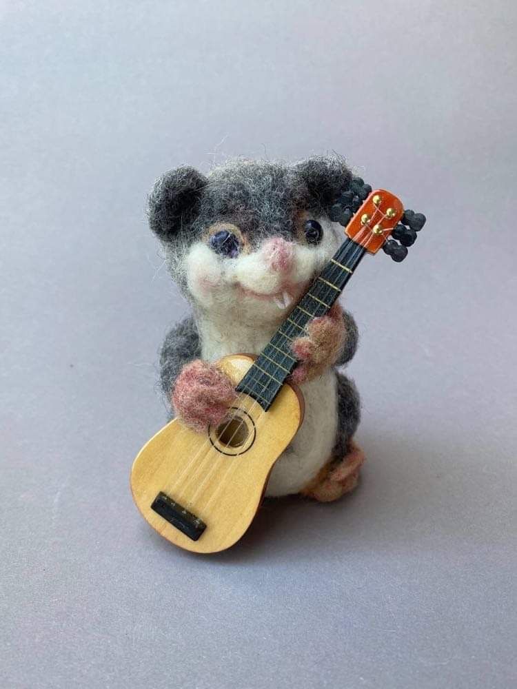 Іграшка Мишеня-гітарист