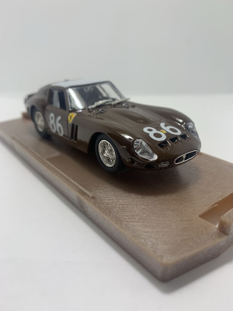 Ferrari 250 GTO da Revell Model Box 1/43