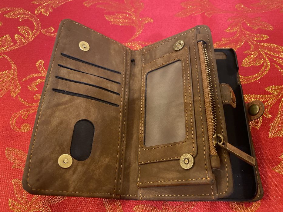 Portfel z etui na telefon