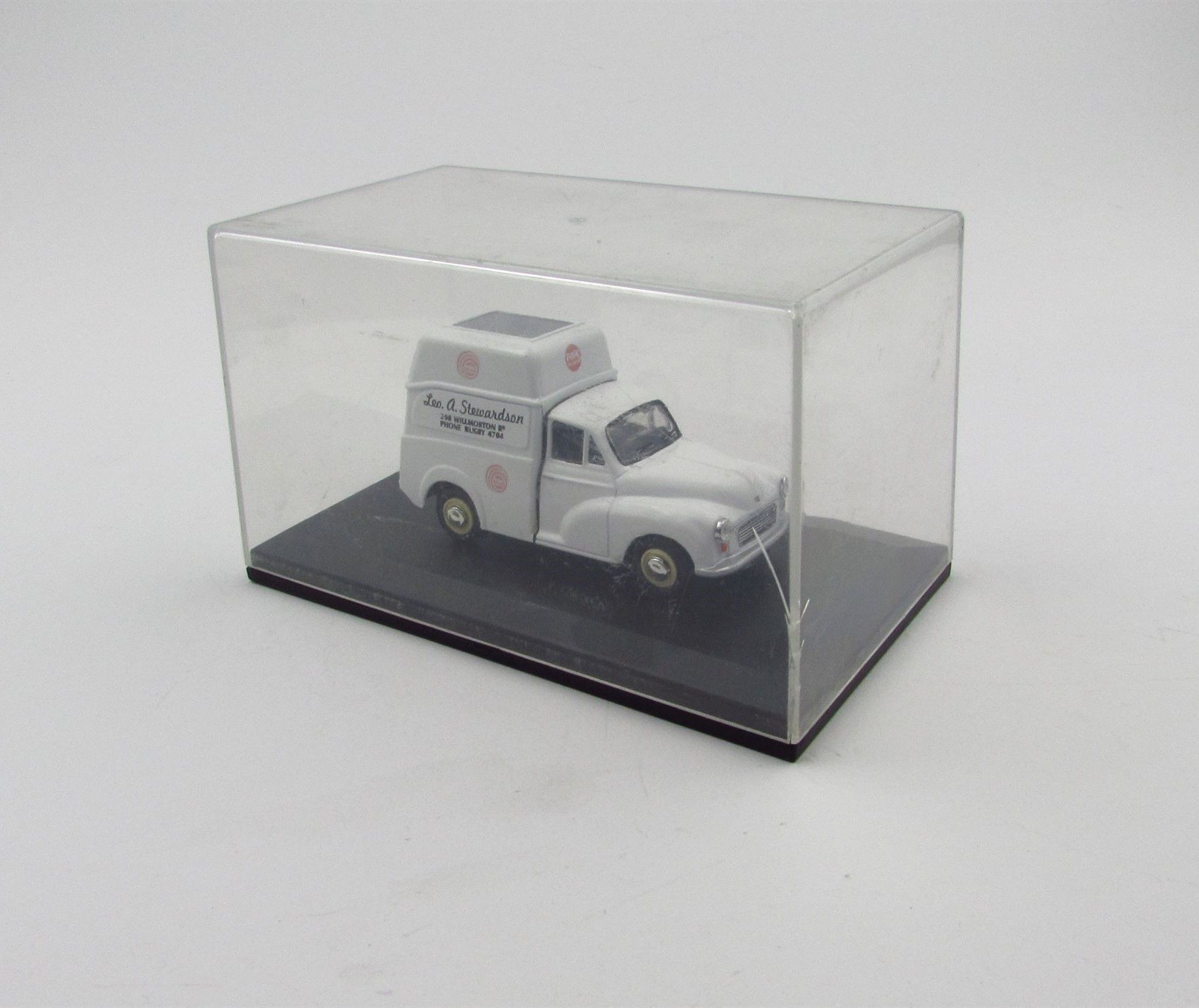 OXFORD DIECAST - Morris Minor High Top Van Leo Stewardson - 1:43 Model