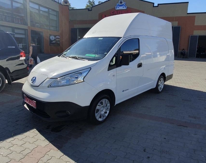 Продам Nissan e-NV200